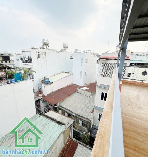 CHỈ HƠN 7 TỶ – CHDV 33M² X 5 TẦNG – DÒNG TIỀN 18-26TR/THÁNG – QUẬN 10, NGAY NGÃ 7 LÝ THÁI TỔ Diện tích: 33m², nở hậu, sổ hồng chính chủ, hoàn công đầy đủ Kết cấu: 1 trệt, 1 lửng, 3 lầu kiên cố  - Công năng: 3PN – 5WC, có thể cải tạo thành 4PN - Hiện đang 