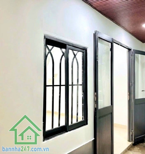 CHỈ 2,7 TỶ – NHÀ 2 TẦNG NGAY TÂY THẠNH – TÂN PHÚ GẦN KCN TÂN BÌNH (500M) – DTCN 24M² – NGANG 4.3M NỞ HẬU 5M Kết cấu: 1 trệt 1 lầu, nhà mới – để trống suốt