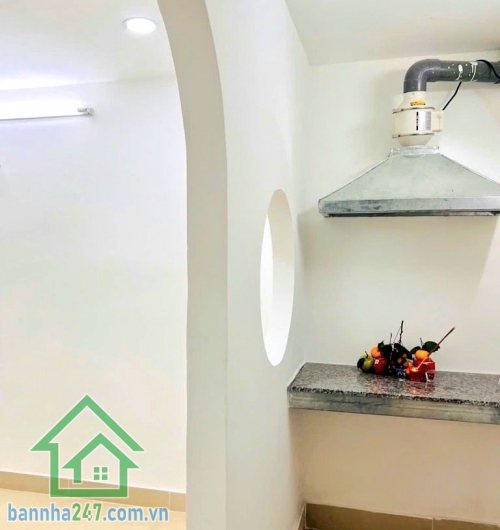 CHỈ 2,7 TỶ – NHÀ 2 TẦNG NGAY TÂY THẠNH – TÂN PHÚ GẦN KCN TÂN BÌNH (500M) – DTCN 24M² – NGANG 4.3M NỞ HẬU 5M Kết cấu: 1 trệt 1 lầu, nhà mới – để trống suốt