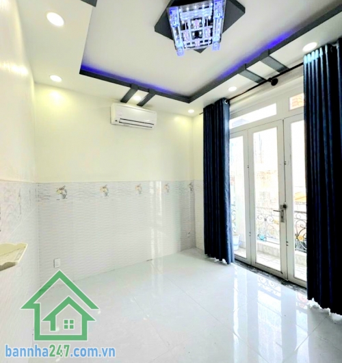 CHỈ 5,2 TỶ – HXH NHỰA THÔNG – TÂN SƠN NHÌ, TÂN PHÚ - NHÀ 5 TẦNG – Ô TÔ QUA NHÀ – DỌN Ở NGAY - 2PN + 3WC • DT: 27m² – ngang 3,8m x 7m • Kết cấu: 5 tầng BTCT kiên cố