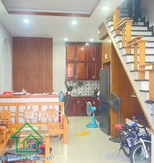 CHỈ 5.3 TỶ – NHÀ ĐẸP 4 TẦNG – FULL NỘI THẤT XỊN – NGAY NGÃ TƯ GÒ MÂY, AEON TÂN PHÚ.  DT: 4x10m – vuông vức, phong thủy tốt. 1 trệt 2 lầu, 2PN rộng, 4WC riêng.