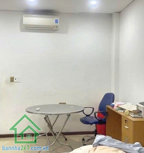 CHỈ 5.3 TỶ – NHÀ ĐẸP 4 TẦNG – FULL NỘI THẤT XỊN – NGAY NGÃ TƯ GÒ MÂY, AEON TÂN PHÚ.  DT: 4x10m – vuông vức, phong thủy tốt. 1 trệt 2 lầu, 2PN rộng, 4WC riêng.
