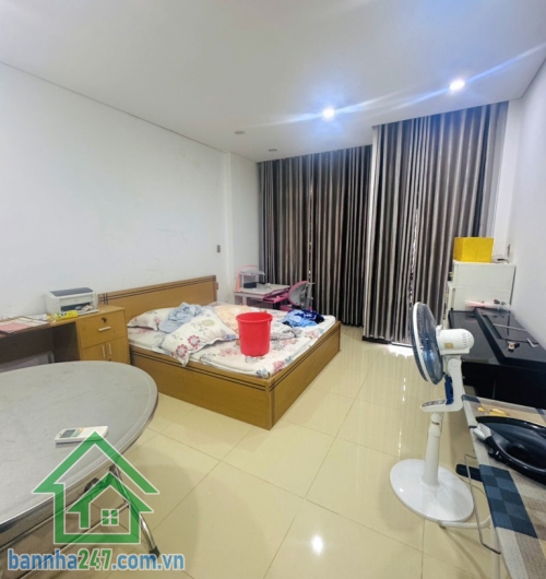CHỈ 5.3 TỶ – NHÀ ĐẸP 4 TẦNG – FULL NỘI THẤT XỊN – NGAY NGÃ TƯ GÒ MÂY, AEON TÂN PHÚ.  DT: 4x10m – vuông vức, phong thủy tốt. 1 trệt 2 lầu, 2PN rộng, 4WC riêng.