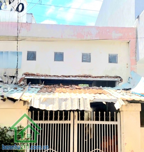 CHỈ 4,65 TỶ – HẺM 8M – TRUNG TÂM BÌNH TÂN – NGAY LÊ TRỌNG TẤN – 5 PHÚT ĐẾN AEON TÂN PHÚ – 71M² (4×18)M – NHÀ CŨ TIỆN XÂY MỚI Diện tích: 4×18m – vuông A4, cực đẹp