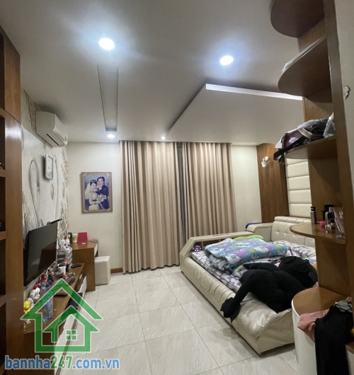 MẶT TIỀN HẺM 10M CÓ VỈA HÈ – NHÀ 3 TẦNG ĐẸP – LÊ VĂN QUỚI – NGÃ TƯ 4 XÃ – CHỈ NHỈNH 11 TỶ Vị trí siêu đẹp: 1 xẹt Lê Văn Quới, gần Ngã tư Bốn Xã – giáp Tân Phú