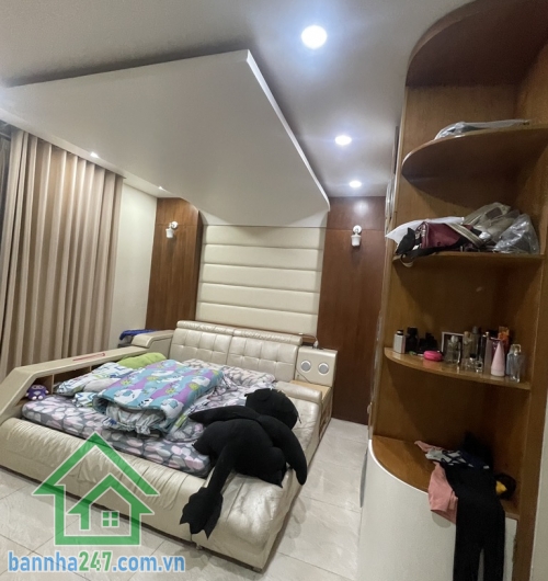 MẶT TIỀN HẺM 10M CÓ VỈA HÈ – NHÀ 3 TẦNG ĐẸP – LÊ VĂN QUỚI – NGÃ TƯ 4 XÃ – CHỈ NHỈNH 11 TỶ Vị trí siêu đẹp: 1 xẹt Lê Văn Quới, gần Ngã tư Bốn Xã – giáp Tân Phú