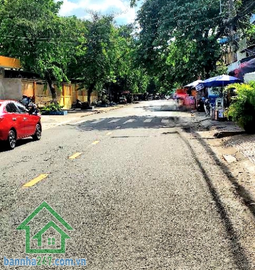 CHỈ 18 TỶ TL - NHÀ MTKD ĐƯỜNG 16M – VỈA HÈ 4M – TÂY THẠNH – TÂN PHÚ –DT: 100m² (4×25) – 2 TẦNG – 5PN – 2WC Vị trí kinh doanh cực đẹp: Mặt tiền đang kinh doanh