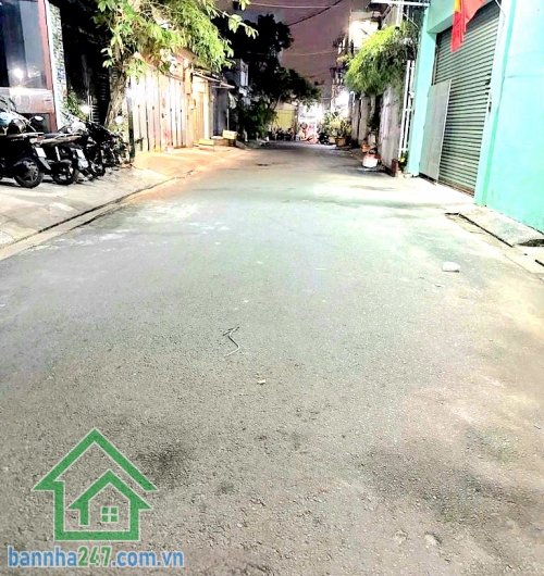 CHỈ 5,1 TỶ – NHÀ LÊ VĂN QUỚI – GẦN MẶT TIỀN – HẺM Ô TÔ 6M THÔNG – DT 55M² Lê Văn Quới, Gần Ngã Tư 4 Xã – khu dân cư sầm uất, tiện ích đầy đủ Diện tích: 55m² (4m x 14m)