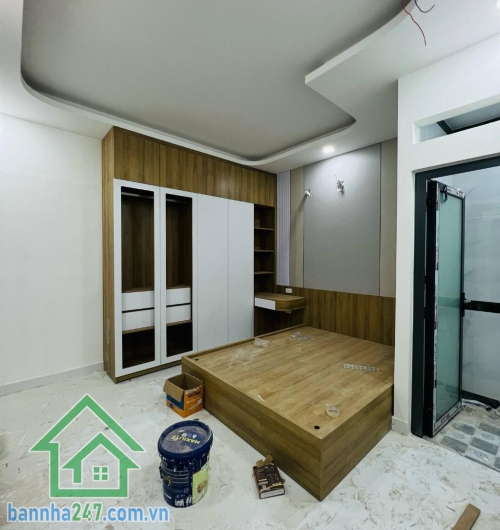 SIÊU PHẨM LÔ GÓC – NHÀ MỚI CHUẨN CHÂU ÂU – XE HƠI NGỦ TRONG NHÀ – CHỈ 10.3 TỶ * DT: 60m² (4x15m), ngang 4m vuông vức * Kết cấu 5 tầng: 1 trệt, 1 lửng, 2 lầu, sân thượng.