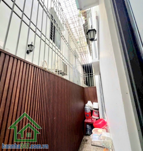 CHỈ 8,15 TỶ – MTKD ĐƯỜNG 16M CÓ LỀ 3M – DƯỜNG SỐ 5 - BÌNH TÂN - 4PN 3WC * Diện tích: 80m² (5 x 16m) – sổ vuông A4, không lộ giới * Kết cấu: 3 tầng (1 trệt 2 lầu, sân thượng)