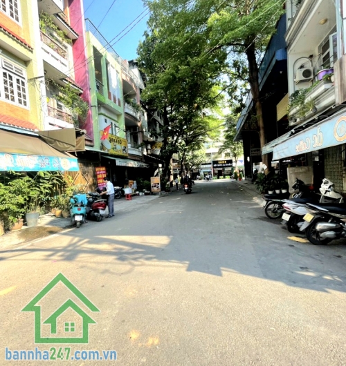 CHỈ 12,3 TỶ - MẶT TIỀN THÀNH CÔNG – NGANG LỚN 12M – DT 160M² – 3PN * Diện tích: 160m² – ngang hiếm 12m * Hiện trạng: chia 2 căn riêng biệt   * 1 căn đang cho thuê, 1 căn 3PN
