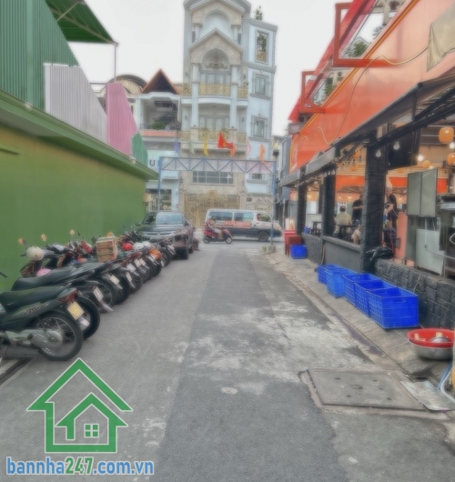 SIÊU PHẨM NHÀ 4 TẦNG – HXH 8M VƯỜN LÀI, TÂN PHÚ - 11 TỶ. Diện tích: 4x19m vuông vức. Kết cấu: 1 trệt 2 lầu, gồm 5 phòng ngủ, 4WC. NhàNhà 2 mặt hẻm xe hơi, cực thoáng mát.
