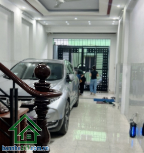 SIÊU PHẨM NHÀ 4 TẦNG – HXH 8M VƯỜN LÀI, TÂN PHÚ - 11 TỶ. Diện tích: 4x19m vuông vức. Kết cấu: 1 trệt 2 lầu, gồm 5 phòng ngủ, 4WC. NhàNhà 2 mặt hẻm xe hơi, cực thoáng mát.
