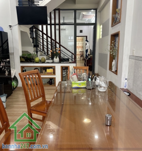 SIÊU PHẨM NHÀ 4 TẦNG – HXH 8M VƯỜN LÀI, TÂN PHÚ - 11 TỶ. Diện tích: 4x19m vuông vức. Kết cấu: 1 trệt 2 lầu, gồm 5 phòng ngủ, 4WC. NhàNhà 2 mặt hẻm xe hơi, cực thoáng mát.