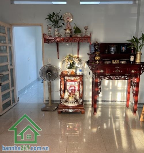 SIÊU PHẨM NHÀ 4 TẦNG – HXH 8M VƯỜN LÀI, TÂN PHÚ - 11 TỶ. Diện tích: 4x19m vuông vức. Kết cấu: 1 trệt 2 lầu, gồm 5 phòng ngủ, 4WC. NhàNhà 2 mặt hẻm xe hơi, cực thoáng mát.