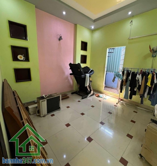 NHỈNH 10 TỶ VƯỜN LÀI – TÂN THÀNH – HẺM 8M NHỰA + VỈA HÈ – 4 TẦNG – 4PN – 4WC – TIỆN Ở + KINH DOANH DT: 4x17m (68m²) vuông vức. Kết cấu: trệt + 2 lầu + sân thượng. 