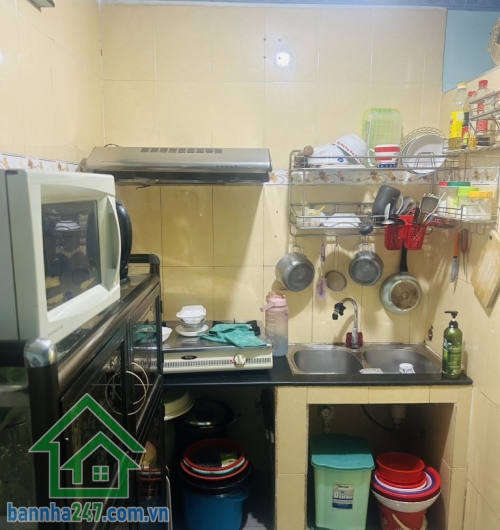 SIÊU HIẾM – NHÀ 3 TẦNG PHÚ THỌ HÒA – CHỈ 3.1 TỶ * Kết cấu 3 tầng BTCT chắc chắn: 1 trệt – 1 lửng – 1 lầu * DT: 3 x 8m, DTSD 71m², bố trí 3PN – 2WC, tiện nghi và công năng đầy đủ. 