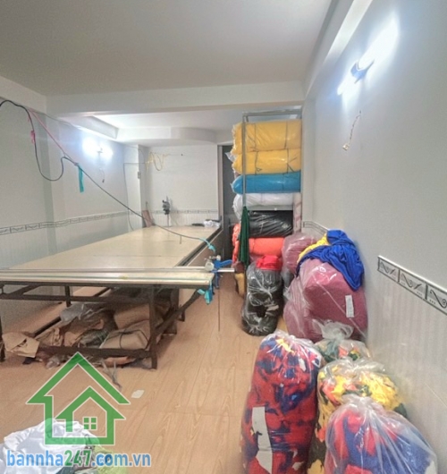 Siêu phẩm 4 tầng – Hẻm xe hơi 8m – Phạm Quý Thích, Tân Phú. Diện tích: 4x20m – vuông vức. Kết cấu: 1 trệt – 2 lầu – sân thượng trước sau. Công năng: 4PN – 4WC.