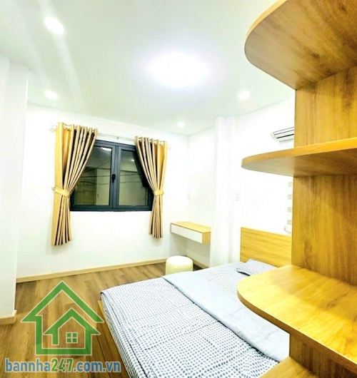 CHỈ 4,78 TỶ – NHÀ 3 TẦNG – NGUYỄN TRỌNG TUYỂN – P.1 – TÂN BÌNH – CĂN GÓC THOÁNG - 2PN – 3WC * Diện tích: 24m² (3,2m x 9,4m) * Kết cấu: 3 tầng BTCT 