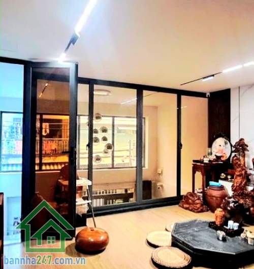CHỈ 8,8 TỶ – NHÀ MỚI 6 TẦNG BTCT – SÁT MẶT TIỀN – TRUNG TÂM TÂN PHÚ - 3PN – 4WC * Diện tích: 5 x 9.5m – sổ vuông vức * Kết cấu: 6 tầng BTCT (Trệt + lửng + 3 lầu + sân thượng) 