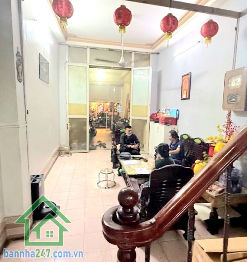CHỈ 19 TỶ - MTKD CỘNG HÒA – ĐƯỜNG 40M – SIÊU VỊ TRÍ KINH DOANH ĐỈNH CAO - DT: 84M² 3 TẦNG – DTSD 212M² – 5PN – 6WC • Diện tích: 3.5m x 24m – vuông đẹp, không quy hoạch • DTSD: 212m² • Kết cấu 3 tầng, tổng 5PN – 6WC.