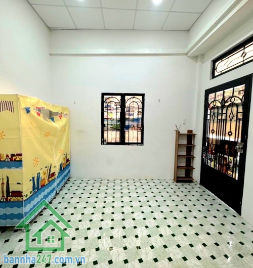 CHỈ 4,1 TỶ – HẺM BA GÁC 1 TRỤC – ĐƯỜNG 3/2 – P.2 – QUẬN 11 - DT 32M² – NHÀ 2 TẦNG ĐÚC – GẦN MẶT TIỀN – KHU PHỐ NGƯỜI HOA Kết cấu: • 1 trệt 1 lầu đúc thật • 2PN - 2WC