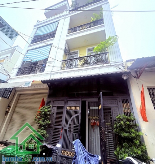 CHỈ 6,4 TỶ – BÁN NHÀ HXH LÊ VĂN QUỚI – 60M2 – 4 TẦNG – 4PN – 5WC Diện tích: 4 x 15m (công nhận 60m2)Kết cấu: 1 trệt, 2 lầu, sân thượng – 4PN, 5WC khép kín.