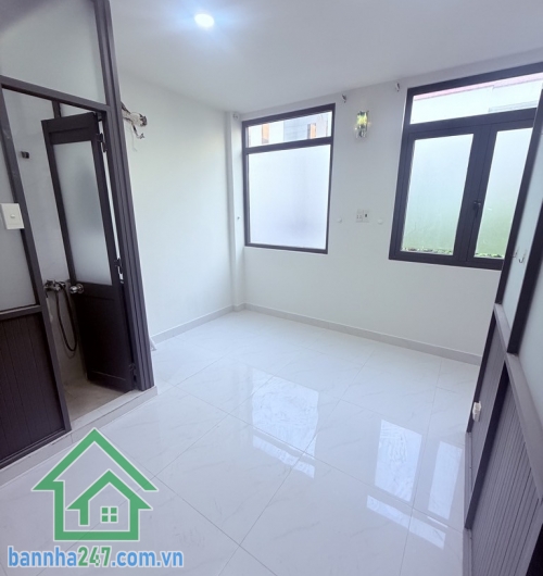 CHỈ 3,2 TỶ – NHÀ 4 TẦNG HẺM XE HƠI TÂN THẮNG – SÁT AEON TÂN PHÚ * DT: 16m² (4 x 4.2), DTSD: 64m² * Kết cấu: 1 trệt 2 lầu, sân thượng – gồm 2PN, 2WC * Hẻm xe hơi thông. 