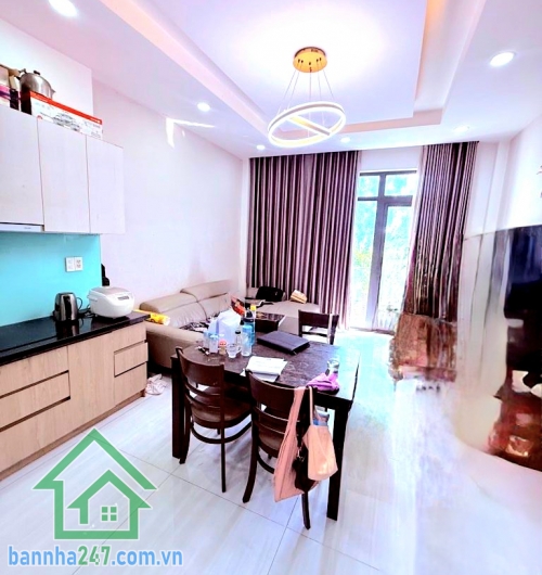 CHỈ 12,9 TỶ – MTKD NGUYỄN SƠN - TRUNG TÂM TÂN PHÚ – 5 TẦNG - 42M² (4,2X10) – 3PN – 4WC * Diện tích: 4,2 x 10m – 42m² * Kết cấu: 1 trệt 3 lầu sân thượng * Công năng: 3PN – 4WC – phòng khách – phòng thờ Mặt tiền Nguyễn Sơn, kinh doanh sầm uất