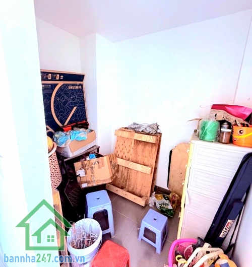CHỈ 12,9 TỶ – MTKD NGUYỄN SƠN - TRUNG TÂM TÂN PHÚ – 5 TẦNG - 42M² (4,2X10) – 3PN – 4WC * Diện tích: 4,2 x 10m – 42m² * Kết cấu: 1 trệt 3 lầu sân thượng * Công năng: 3PN – 4WC – phòng khách – phòng thờ Mặt tiền Nguyễn Sơn, kinh doanh sầm uất