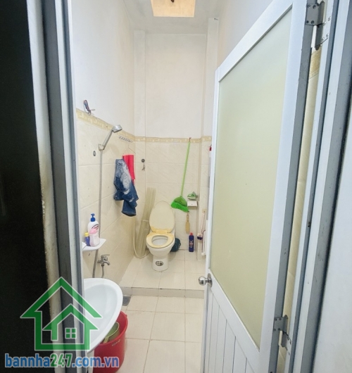 CHỈ 6,6 TỶ – MẶT TIỀN KINH DOANH 7M – NGAY CHỢ BÌNH LONG – 2 TẦNG – SHR