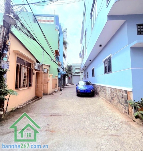 CHỈ 7,2 TỶ – HXH LUỸ BÁN BÍCH – NGAY THOẠI NGỌC HẦU – 64m² – 2 TẦNG – 4PN – 3WC Diện tích: 3.85 x 16m – 64m² Kết cấu: 1 trệt 1 lầu – 4PN, 3WC Hẻm xe tải – thông tứ hướng, di chuyển cực thuận tiện. Vị trí vàng: sát chợ, trường học, bệnh viện, UBND