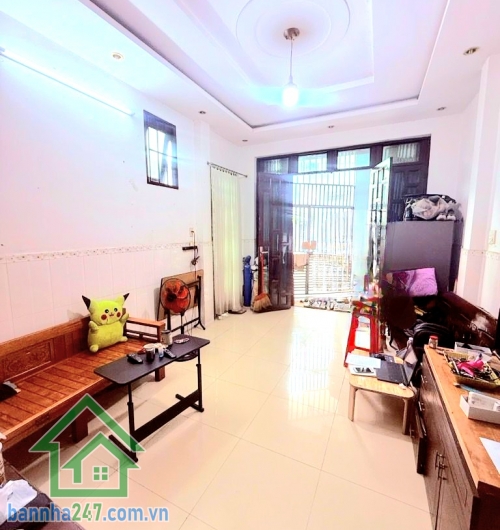 CHỈ 7,2 TỶ – HXH LUỸ BÁN BÍCH – NGAY THOẠI NGỌC HẦU – 64m² – 2 TẦNG – 4PN – 3WC Diện tích: 3.85 x 16m – 64m² Kết cấu: 1 trệt 1 lầu – 4PN, 3WC Hẻm xe tải – thông tứ hướng, di chuyển cực thuận tiện. Vị trí vàng: sát chợ, trường học, bệnh viện, UBND