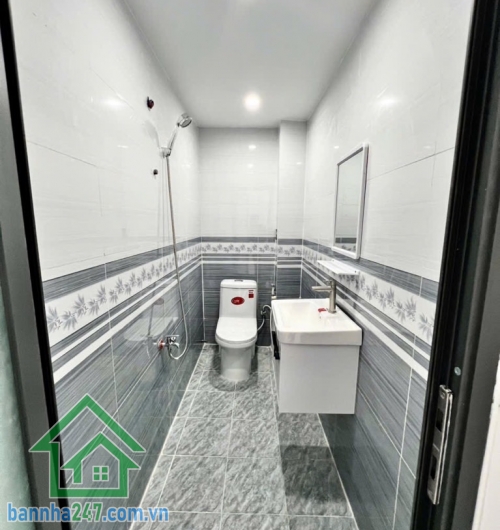 BÁN NHÀ MỚI 2 TẦNG – ĐÌNH NGHI XUÂN – SÁT NGÃ TƯ BỐN XÃ – CHỈ 4,35 TỶ DT: 4 x 9,5m (38m²). Kết cấu: 1 trệt 1 lầu, 2PN, 2WC, ban công rộng. Nhà mới đẹp. 