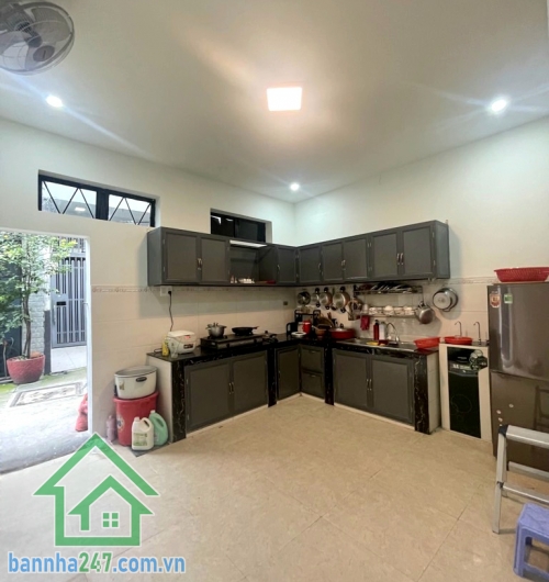 CHỈ 8,4 TỶ – NHÀ 2 TẦNG HẺM XE HƠI – HOÀNG VĂN THỤ, PHƯỜNG 4 TÂN BÌNH – KHU VIP GẦN SÂN BAY! Vị trí: Trung tâm Phường 4, Tân Bình, hẻm xe hơi 4 chỗ tới tận nhà.