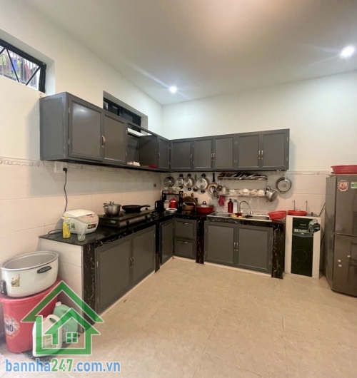 CHỈ 8,4 TỶ – NHÀ 2 TẦNG HẺM XE HƠI – HOÀNG VĂN THỤ, PHƯỜNG 4 TÂN BÌNH – KHU VIP GẦN SÂN BAY! Vị trí: Trung tâm Phường 4, Tân Bình, hẻm xe hơi 4 chỗ tới tận nhà.