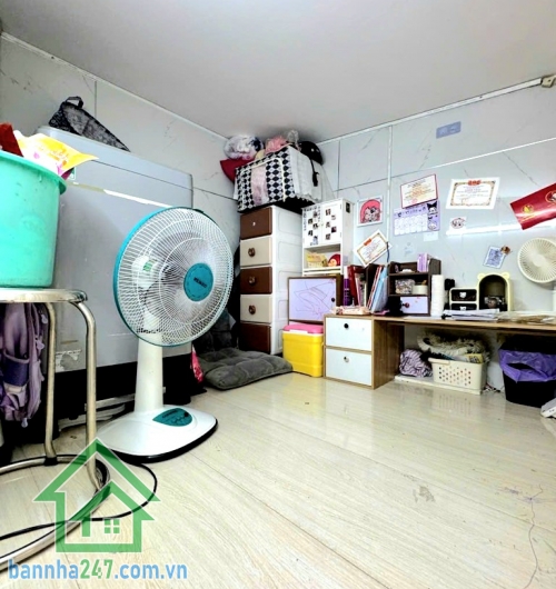 CHỈ 3,05 TỶ - NHÀ NHỎ XINH - HẺM XE TẢI - SÁT MẶT TIỀN ĐỘI CUNG, Q11 - 16M² - 2 TẦNG - 2PN - 2WC  Địa chỉ: Đội Cung, P.11, Q.11  DT: 2.4m x 6.7m – vuông vức.