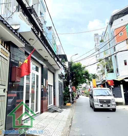 CHỈ 5,1 TỶ – ĐƯỜNG XE HƠI 5M – 2 TẦNG BTCT - (4 x 13) 2PN – 2WC – SÁT NGÃ TƯ BỐN XÃ – HÒA BÌNH  Ngay khu trung tâm Ngã Tư Bốn Xã – kết nối nhanh Lê Văn Quới, Hòa Bình.