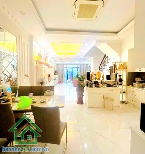 CHỈ 9,7 TỶ TL – KHU VIP TÂN PHÚ – HẺM XE TẢI 6M – 77.5M² – NHÀ MỚI 4 TẦNG – FULL NỘI THẤT CAO CẤP * DT: 5.25 × 15m = 77.5m² * Kết cấu: 1 trệt – 2 lầu – sân thượng.