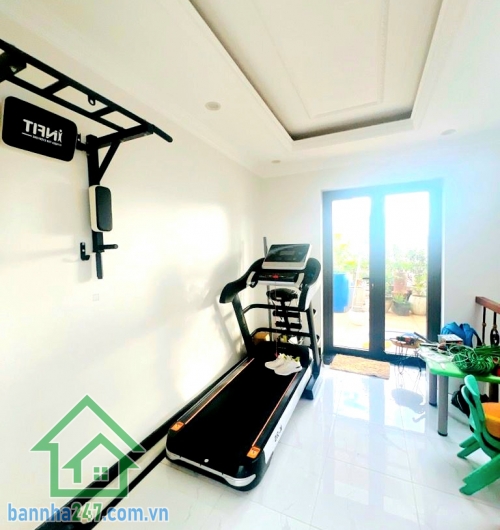 CHỈ 9,7 TỶ TL – KHU VIP TÂN PHÚ – HẺM XE TẢI 6M – 77.5M² – NHÀ MỚI 4 TẦNG – FULL NỘI THẤT CAO CẤP * DT: 5.25 × 15m = 77.5m² * Kết cấu: 1 trệt – 2 lầu – sân thượng.
