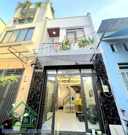 CHỈ 4,65 TỶ – NHÀ 2 TẦNG HẺM XE HƠI 5M – NGÃ TƯ 4 XÃ, BÌNH TÂN - DT: (4x10)m - 2 PN - 2 WC. DT: 4x10m, vuông vức, công nhận đủ. Kết cấu: 1 trệt 1 lầu, 2PN – 2 WC