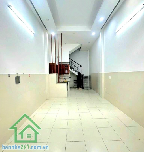 CHỈ 4,68 TỶ - NHÀ LÊ VĂN QUỚI – HẺM THÔNG – KHU NHÀ CAO TẦNG – 4 TẦNG KIÊN CỐ – 3PN 4WC Lê Văn Quới – khu dân cư hiện hữu, nhà xây đồng bộ Diện tích: 35m² (3,5m x 10m) Đúc kiên cố 3,5 tấm – tổng 4 tầng, 3 PN, 4 WC riêng từng tầng – sinh hoạt cực tiện