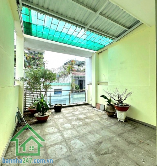 CHỈ 9,8 TỶ (TL CHÍNH CHỦ) – LŨY BÁN BÍCH – ĐƯỜNG 10M – LÔ GÓC KHÔNG LỘ GIỚI - DT: (4X15) - 4 TẦNG BTCT. 3PN – 3WC Diện tích: 60m² (ngang 4m) – sổ vuông đẹp 