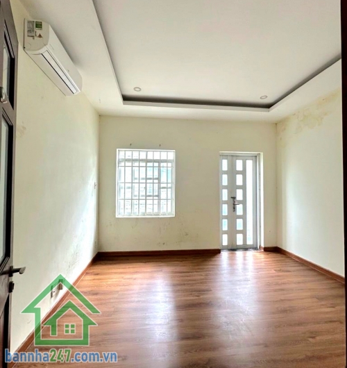 CHỈ 9,8 TỶ (TL CHÍNH CHỦ) – LŨY BÁN BÍCH – ĐƯỜNG 10M – LÔ GÓC KHÔNG LỘ GIỚI - DT: (4X15) - 4 TẦNG BTCT. 3PN – 3WC Diện tích: 60m² (ngang 4m) – sổ vuông đẹp 
