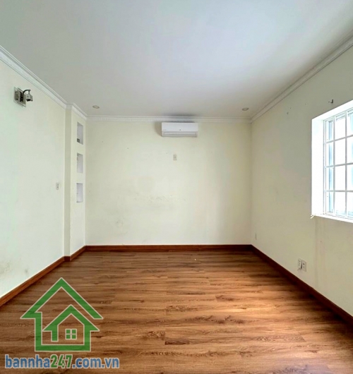 CHỈ 9,8 TỶ (TL CHÍNH CHỦ) – LŨY BÁN BÍCH – ĐƯỜNG 10M – LÔ GÓC KHÔNG LỘ GIỚI - DT: (4X15) - 4 TẦNG BTCT. 3PN – 3WC Diện tích: 60m² (ngang 4m) – sổ vuông đẹp 