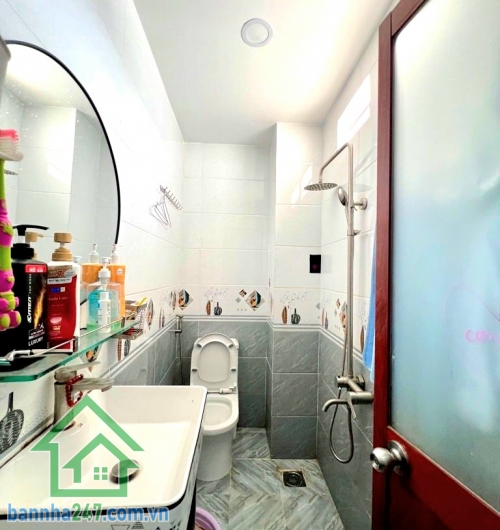 CHỈ 6,8 TỶ – NHÀ 3 TẦNG + SÂN THƯỢNG – GẦN AEON MALL TÂN PHÚ – HXH 6M - 3PN - 3WC Diện tích: 58m² (4 x 14,5m) – vuông vức Kết cấu: 1 trệt + 2 lầu + sân thượng