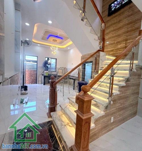 CHỈ 6,9 TỶ – HẺM NHỰA 6M – LÊ VĂN QUỚI – GẦN NGÃ TƯ BỐN XÃ - 56M² (4X14) - 4PN - 3WC DT: 56m² (4 x 14m) - 4 TẦNG BTCT - 4PN – 3WC - Phòng thờ riêng – 2 sân thượng 