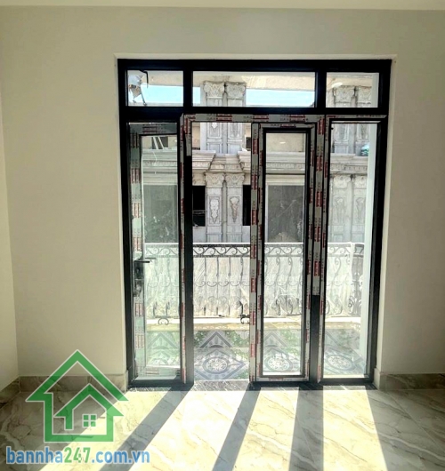 CHỈ 6,9 TỶ – HẺM NHỰA 6M – LÊ VĂN QUỚI – GẦN NGÃ TƯ BỐN XÃ - 56M² (4X14) - 4PN - 3WC DT: 56m² (4 x 14m) - 4 TẦNG BTCT - 4PN – 3WC - Phòng thờ riêng – 2 sân thượng 
