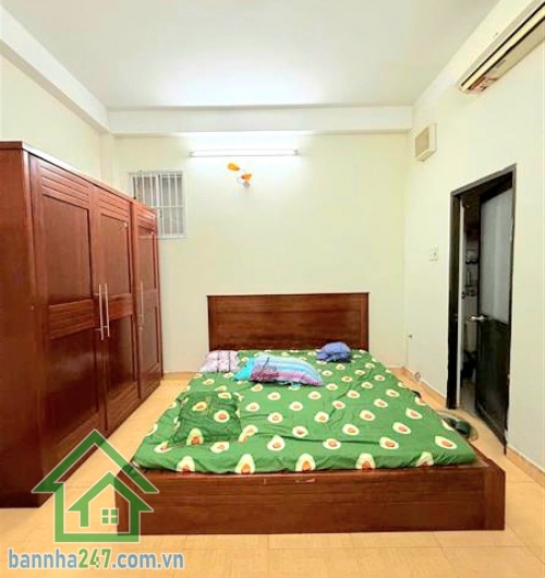 CHỈ 8,6 TỶ – NHÀ ĐẸP KHU VIP BÀU CÁT – TÂN BÌNH – HẺM NHỰA 5M Ô TÔ VÀO TẬN NHÀ - 4PN, 5WC * DT: 4x13m (51m²) – Kết cấu BTCT 4 tầng, gồm 4PN, 5WC, có phòng thờ, giếng trời, sân thượng trước sau thoáng mát.