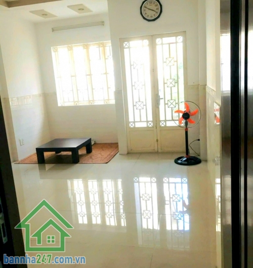CHỈ 12 TỶ – 2 MẶT TIỀN KINH DOANH – KHU BÀU CÁT, TÂN BÌNH – NHÀ SÂN VƯỜN RỘNG THOÁNG DT đất: 4x22m – 64m² xây dựng, không lộ giới. Kết cấu: 1 trệt 1 lầu – 3PN - 3WC.